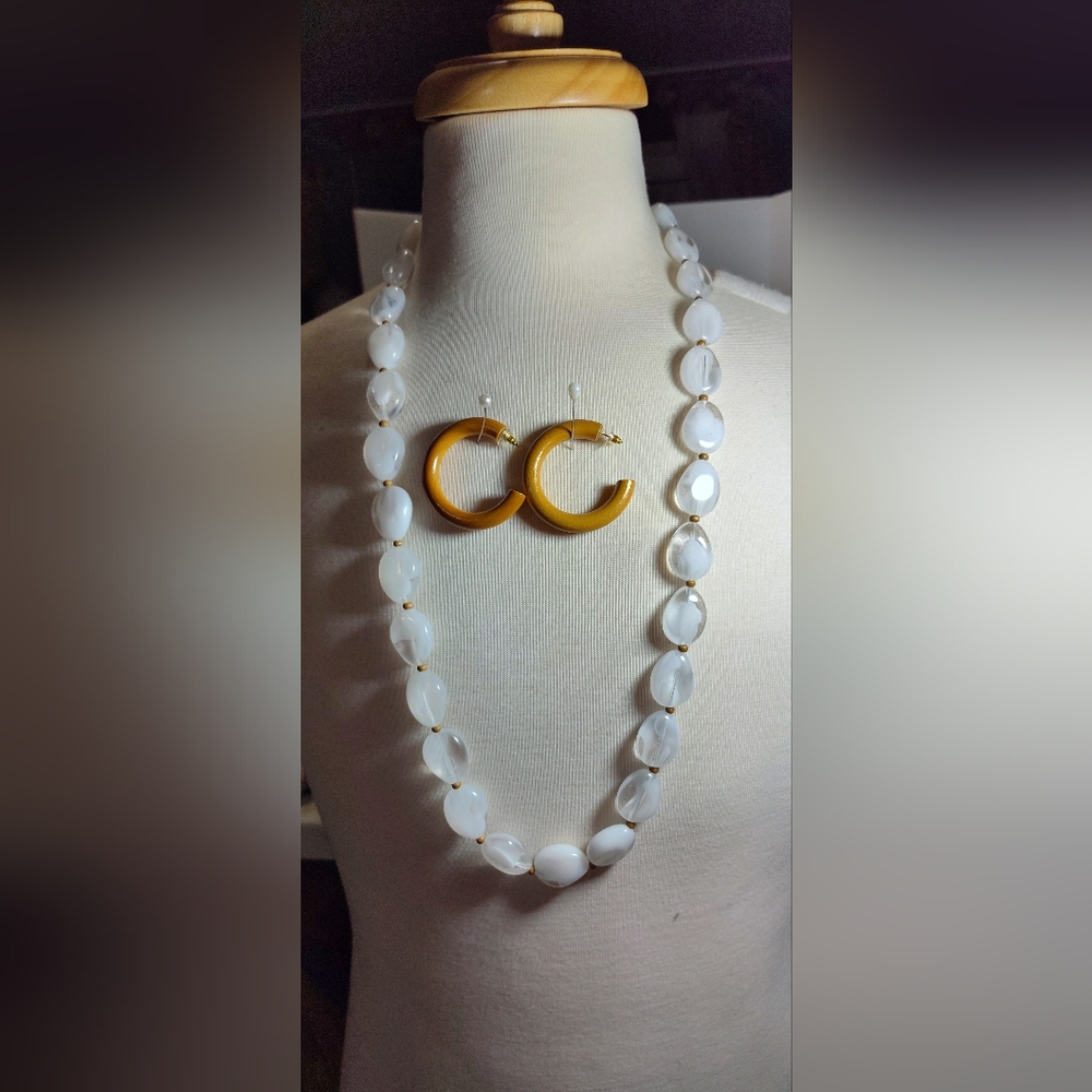 Ruby Rd White and Gold Wood Jewelry Set